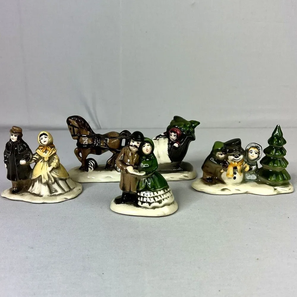 Mr USA Lot of 4 Christmas Figurines 192, 193, 195, 196 Horse & Carriage Tree VTG